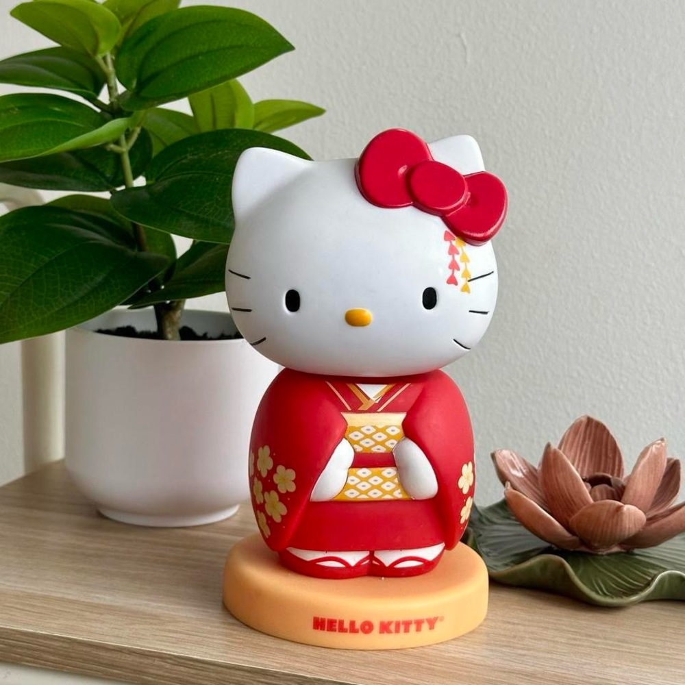 hello kitty japanese kimono bobblehead figurine